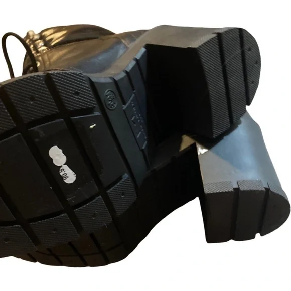 Marc Fisher Black Combat Lace up Boots NWT Chunky Heel Size 8.5 - Picture 6 of 8